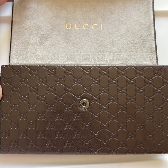 - Gucci brown leather insignia interlocking GG gorgeous eyeglass Case UC N… - Picture 5 of 6